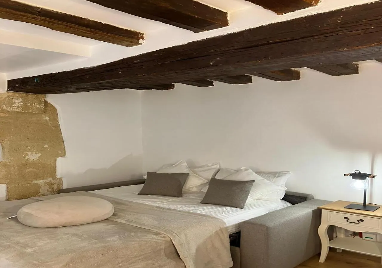 Elegant Retreat By Le Marais Daire Paris
