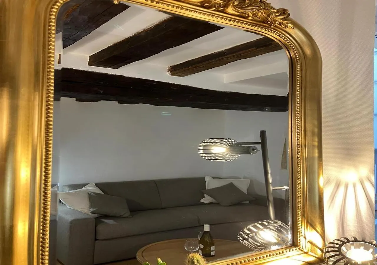 Elegant Retreat By Le Marais Daire Paris