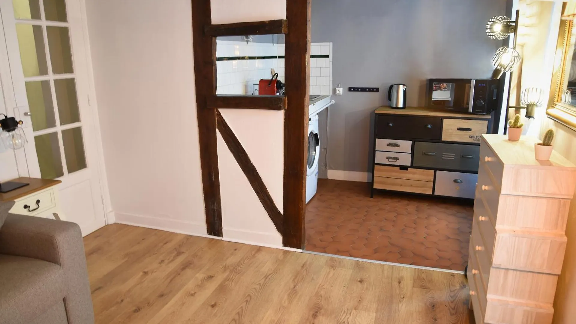 Elegant Retreat By Le Marais Daire Paris