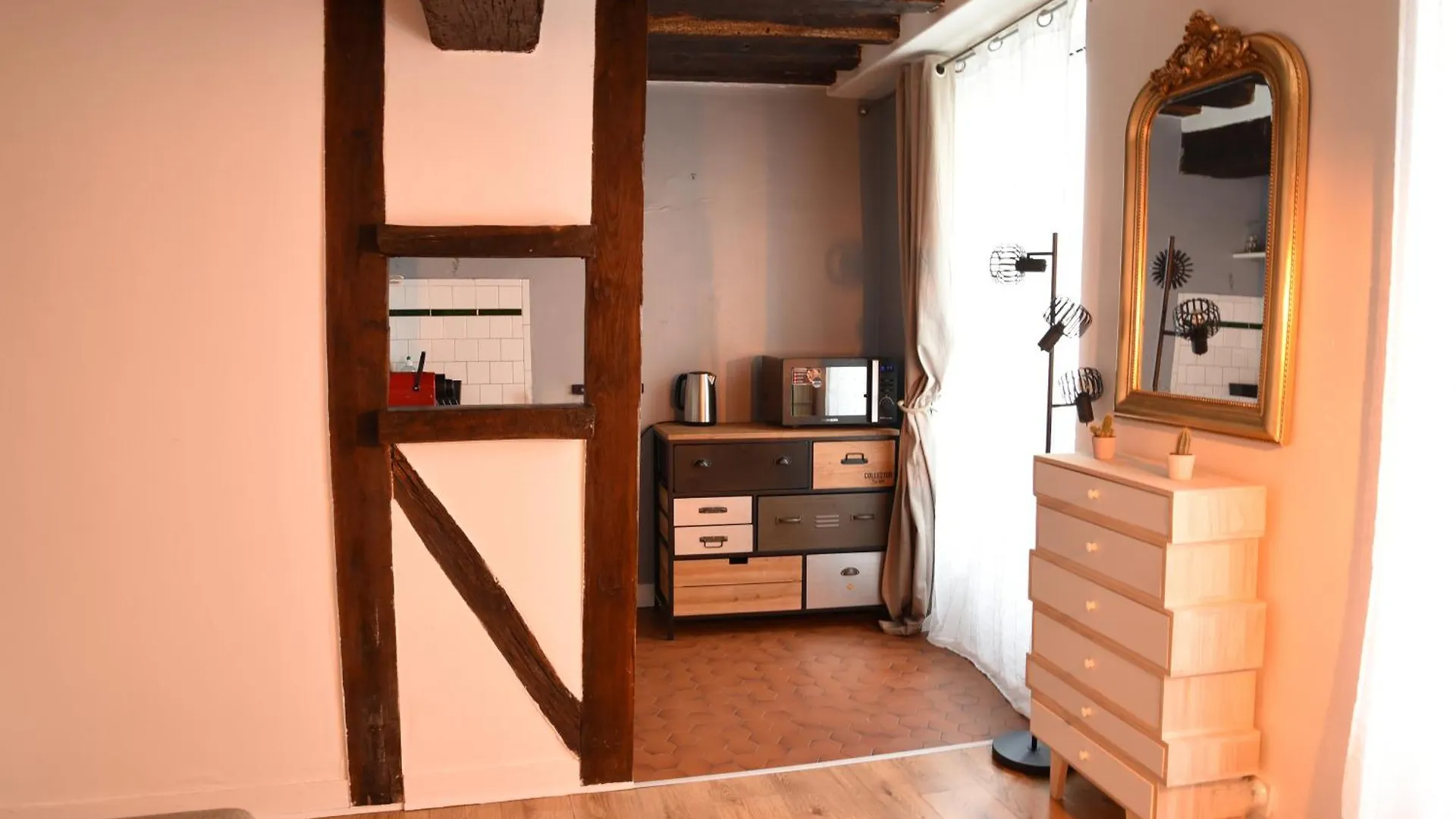 Elegant Retreat By Le Marais Daire Paris 0*,