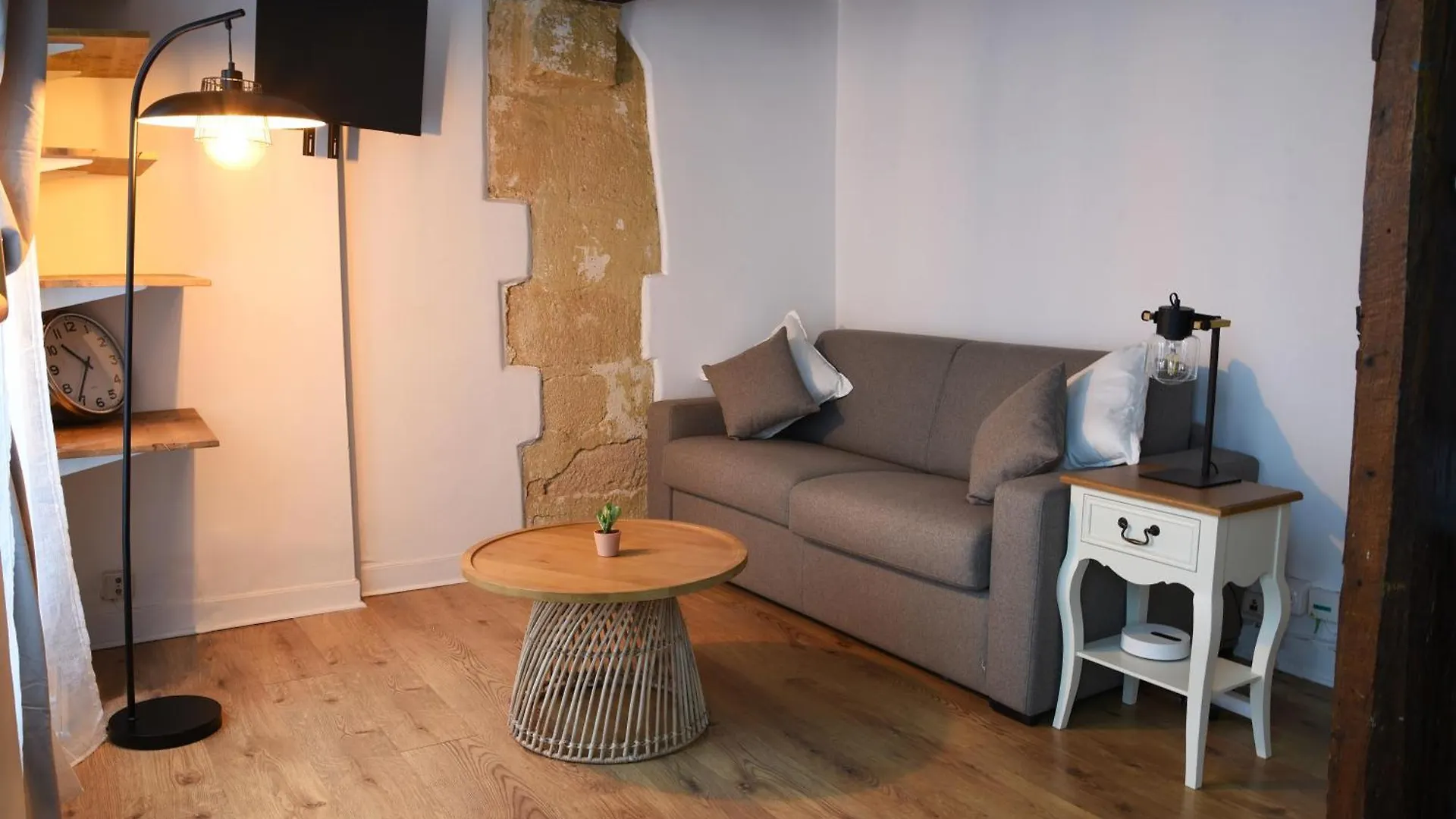 Elegant Retreat By Le Marais Daire Paris