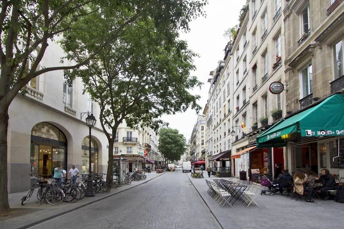 Elegant Retreat By Le Marais Daire Paris
